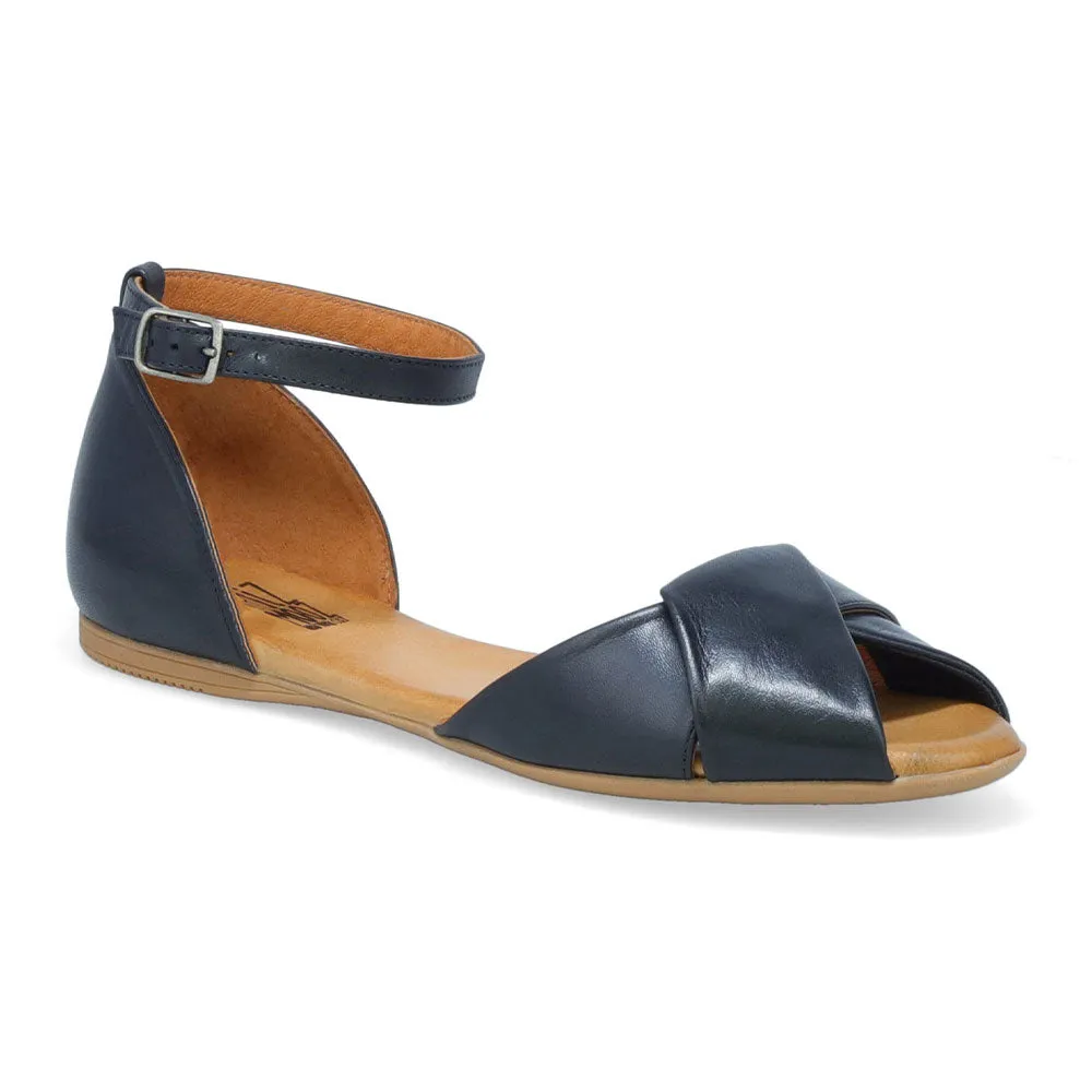 material - type Kendria Strap Sandal