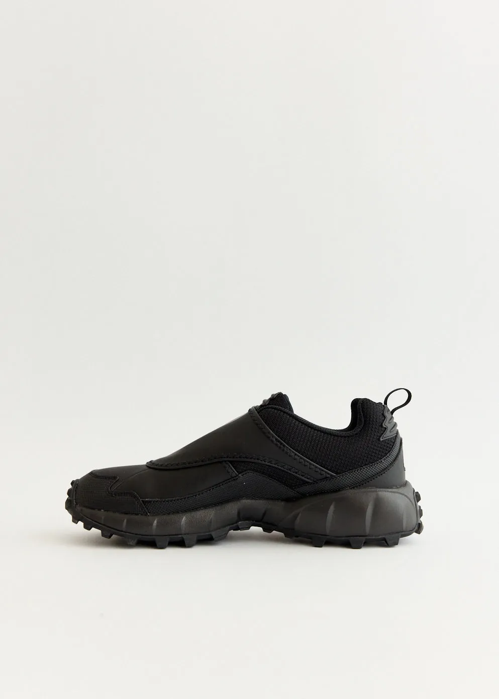 ACG Phassad 'Triple Black' Sneakers Fast Move Urban Look