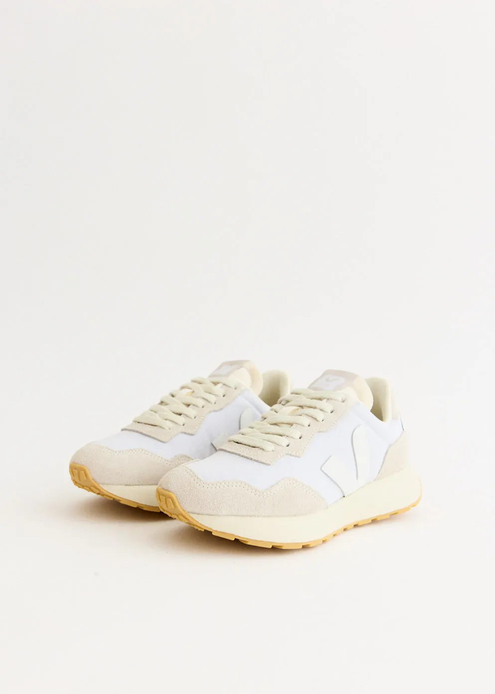 Model Day Foot Freedom Paulistana 'Pearl Pierre' Sneakers