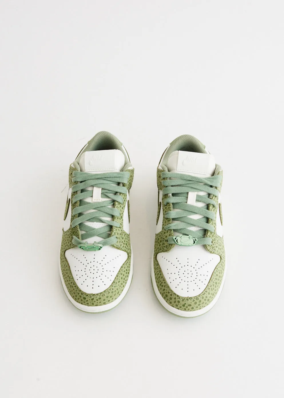 Explore Move Women's Dunk Low 'Safari Oil Green' Sneakers