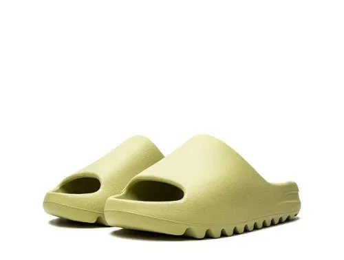 shoe technology Adidas Yeezy Slide Resin