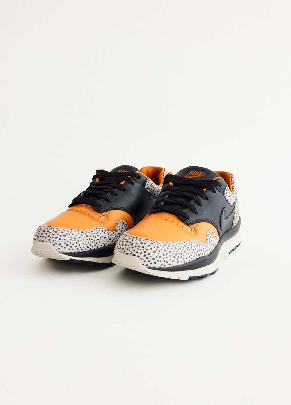 thrilling Air Safari OG 'Black Monarch' Sneakers