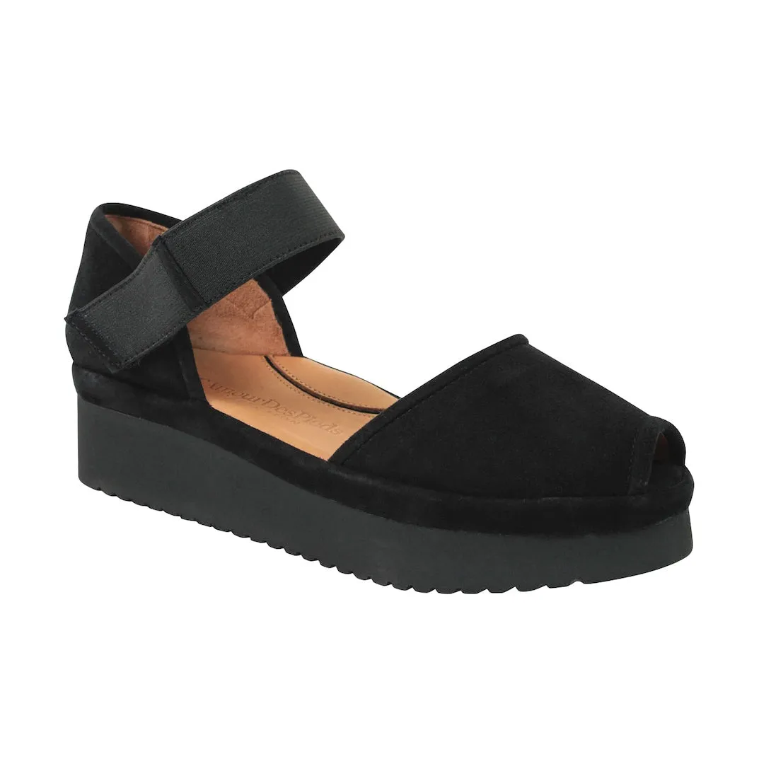 performance - level Amadour Open Toe Wedge Sandal