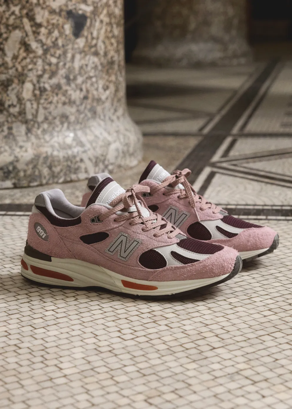 MADE in UK 991v2 'Deauville Mauve' Sneakers irresistible