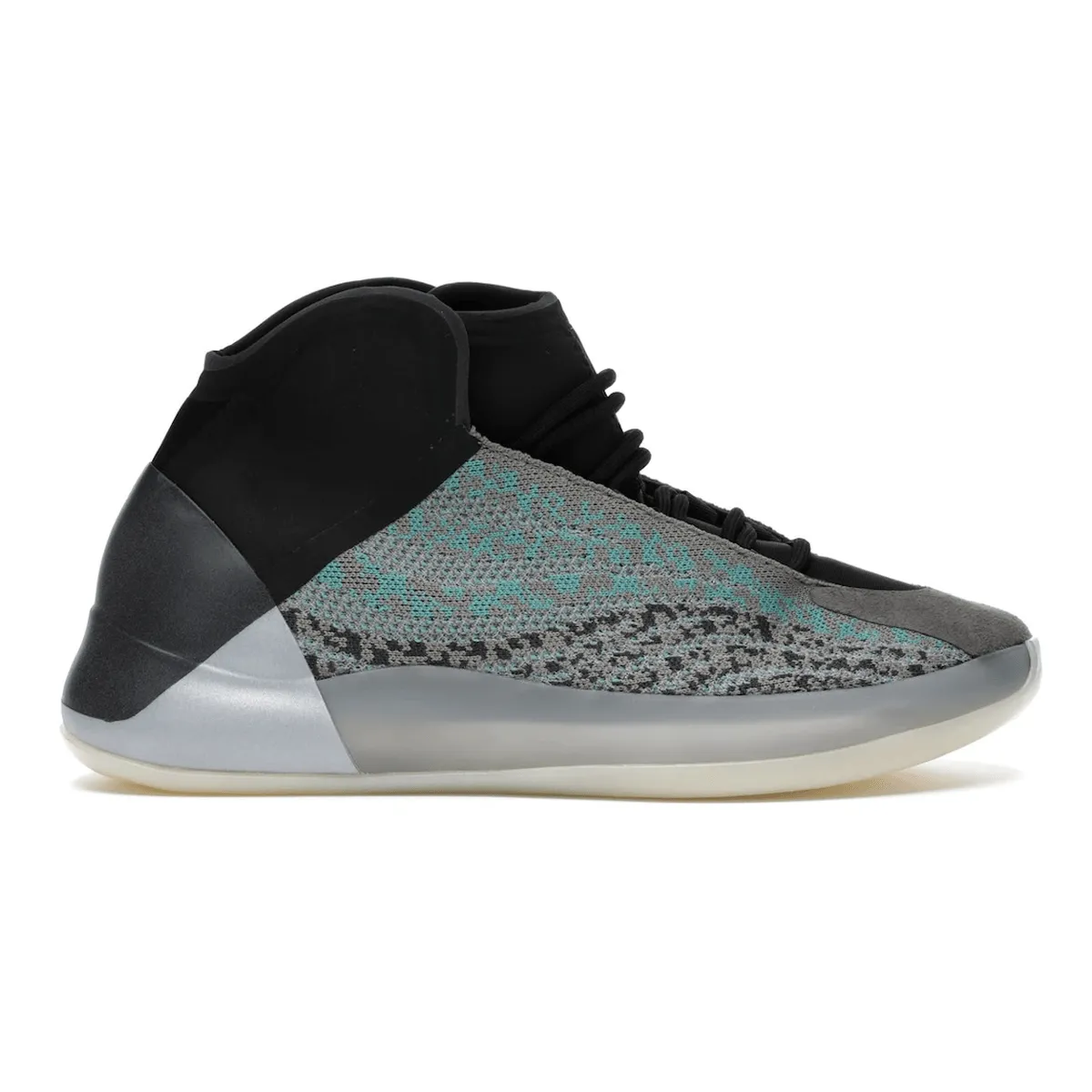 Adidas Yeezy QNTM Teal Blue long - distance walk