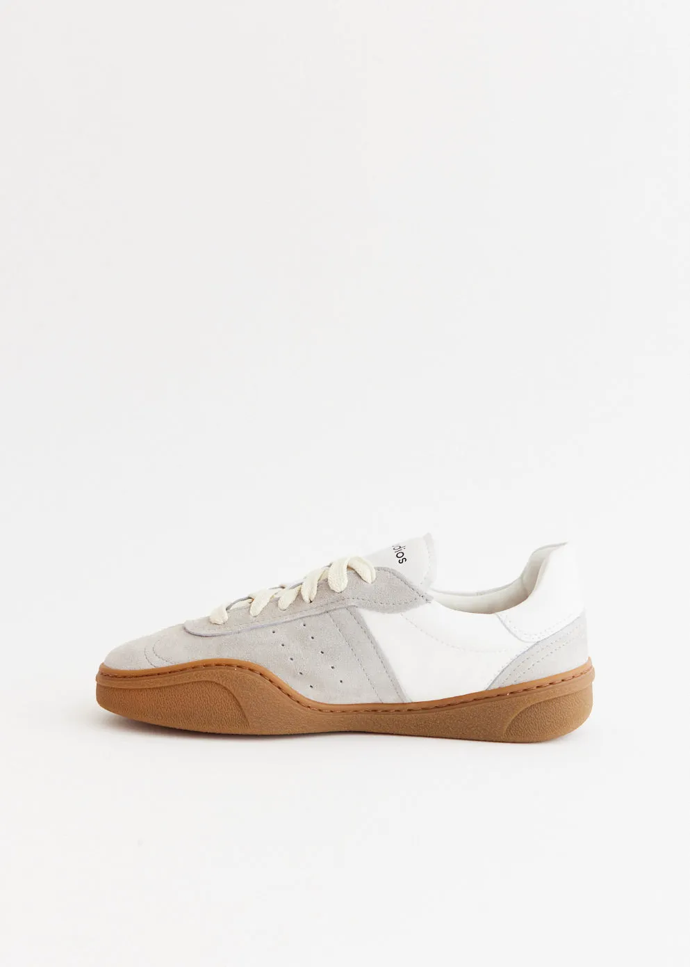 Bars W Sneakers Turn Hike Rain Step