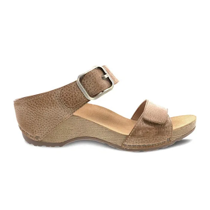Womens Dansko Tanya in Tan Fringe Swing