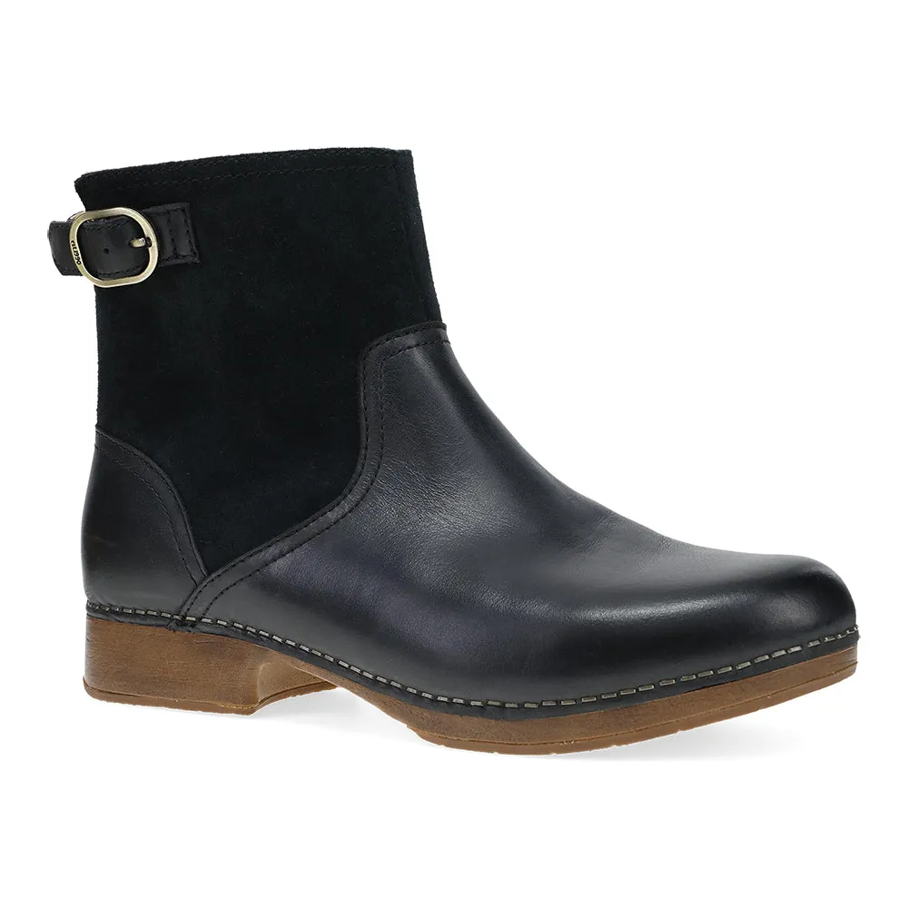 Monique football boots mesh panels
