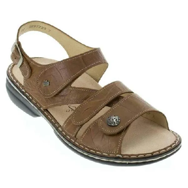 Versatile Looks Womens Finn Comfort Gomera in Cognac