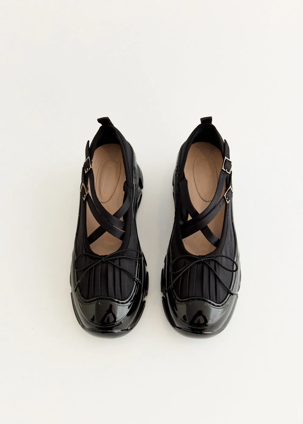 Drill Walk Fit Feel Classic Criss Cross Tracker Ballerinas