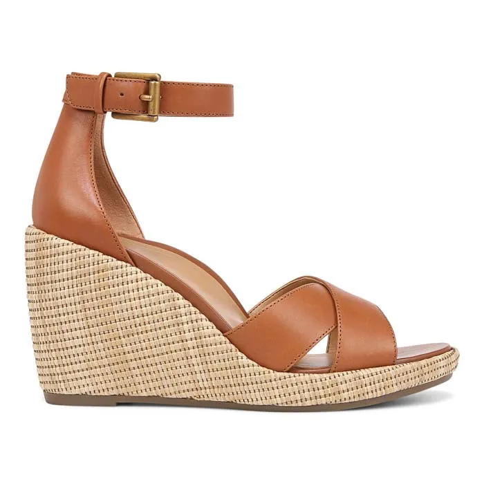 Womens Vionic Marina in Camel clean design