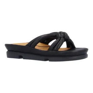 Veda indoor shoe features