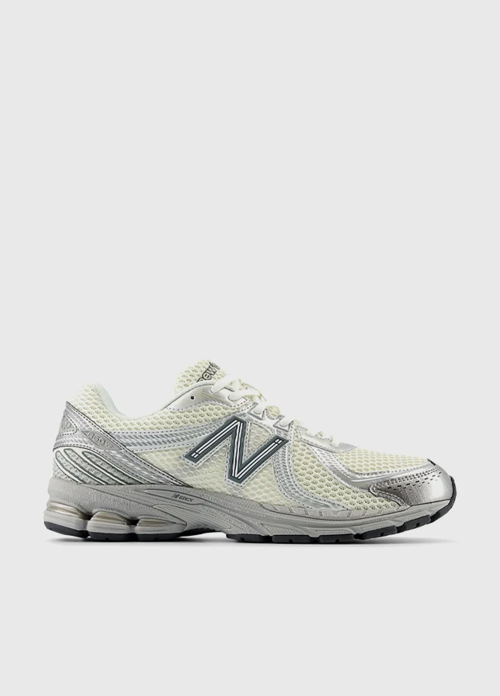 860v2 'Metallic Silver' Sneakers volleyball players