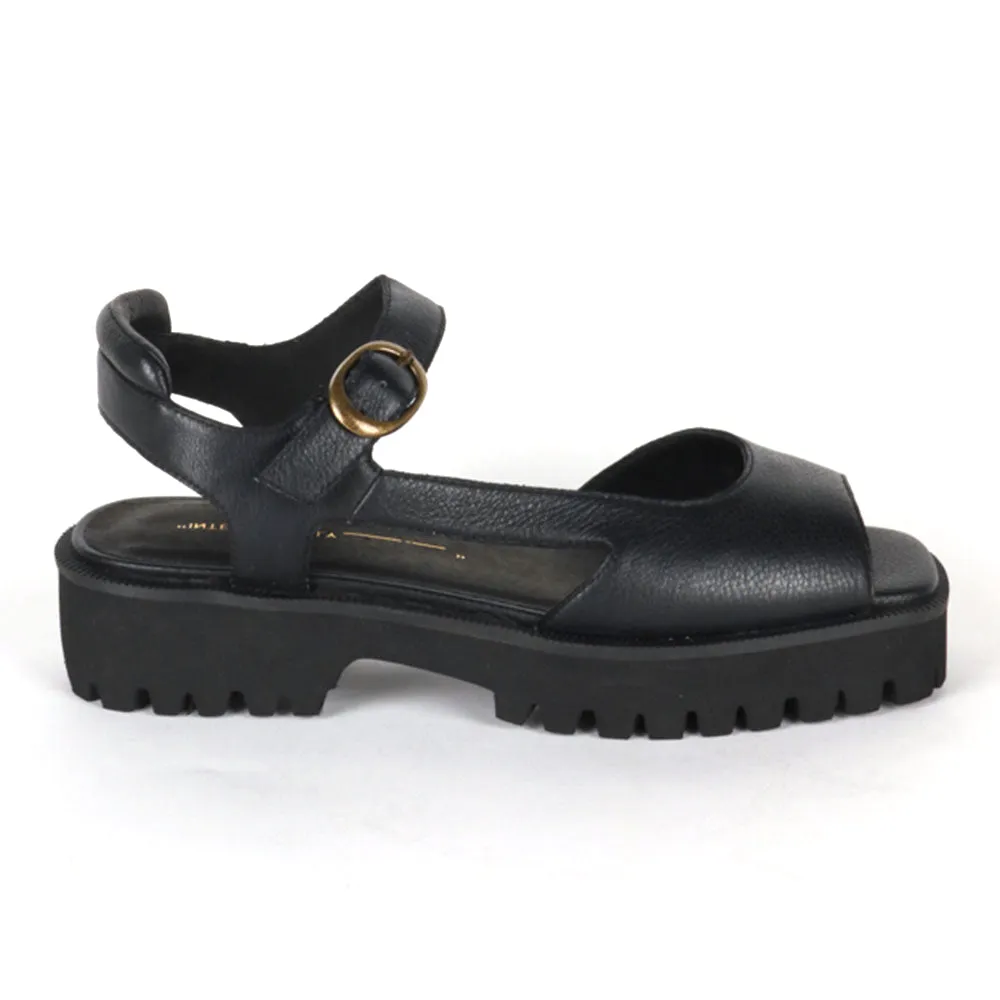 Chic Comfort Hiking Gear Early Bird