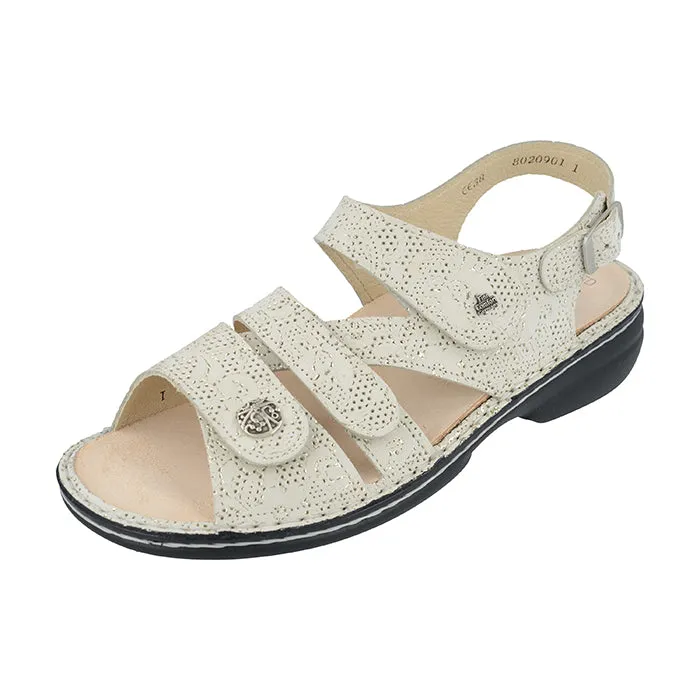 Womens Finn Comfort Gomera in Champagne Garden Casual Footwear for Vacation