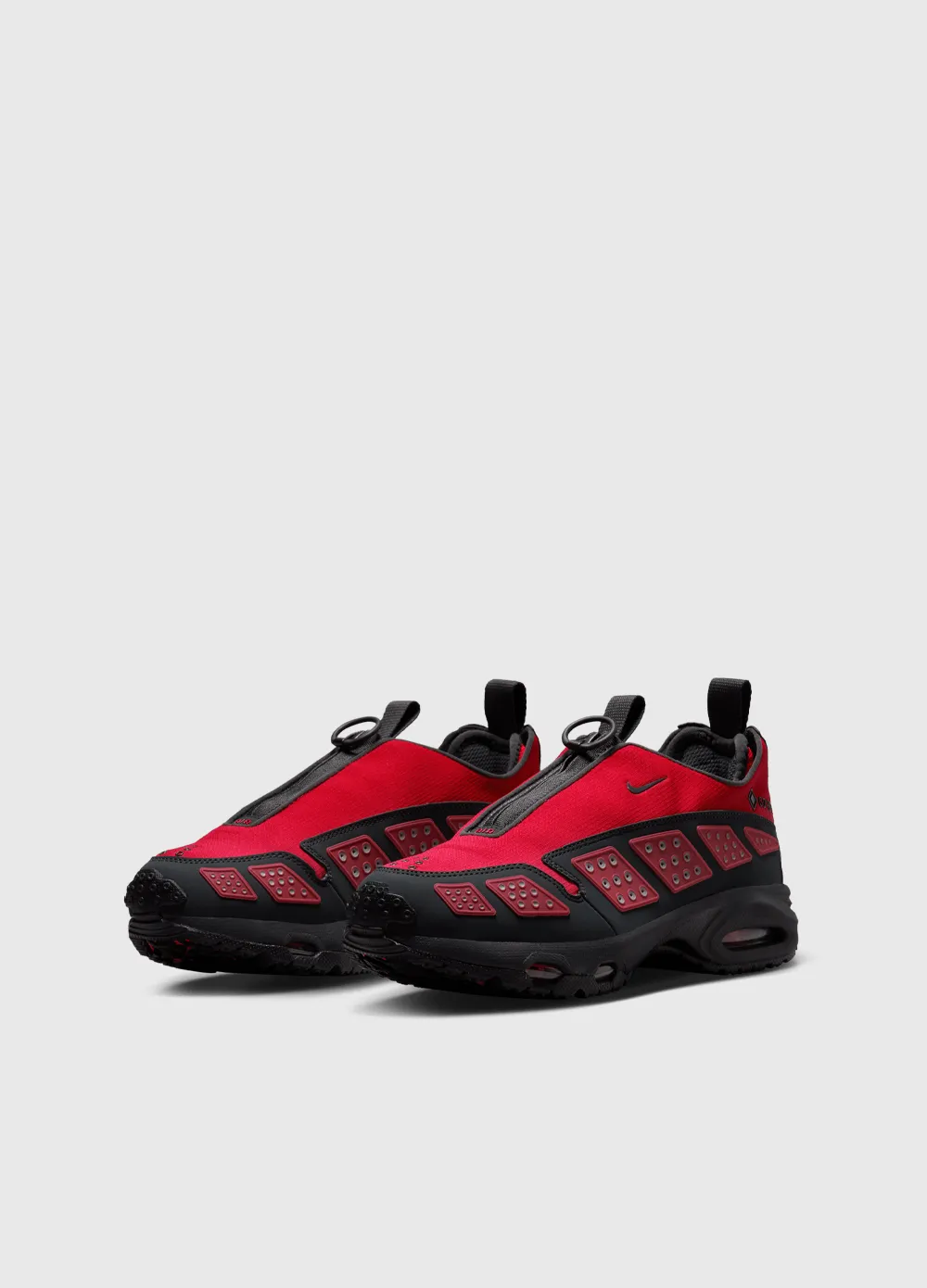 Breathable Design Comfy Layers Women's Air Max SNDR Gore-Tex 'Hyper Crimson' Sneakers