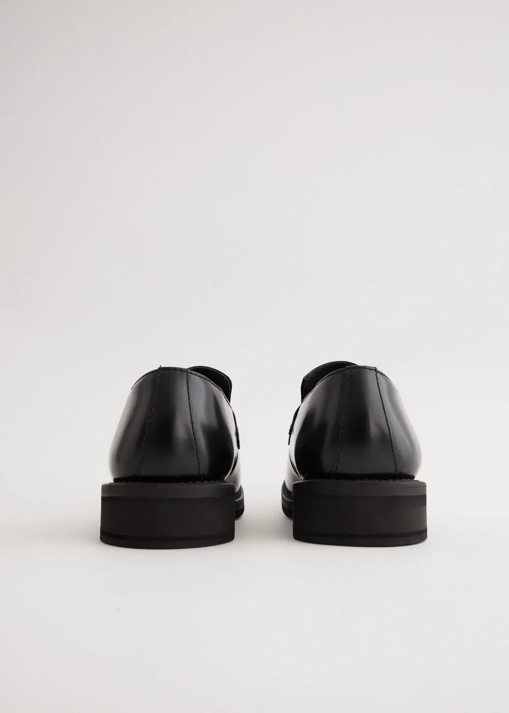 Nakano Shoes Balanced Form Office Style
