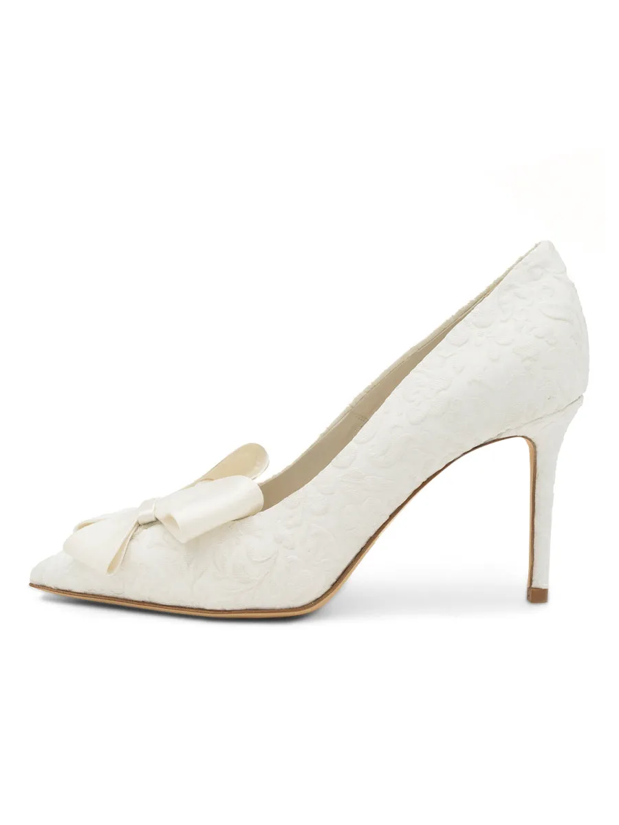 commuters - specific benefits Fia Pointed Toe Pump