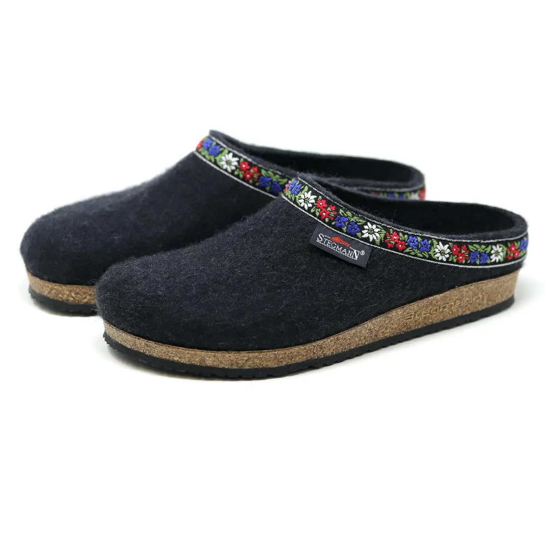 Flexible Comfort Women's Edelweiss Wool Clog - Medium