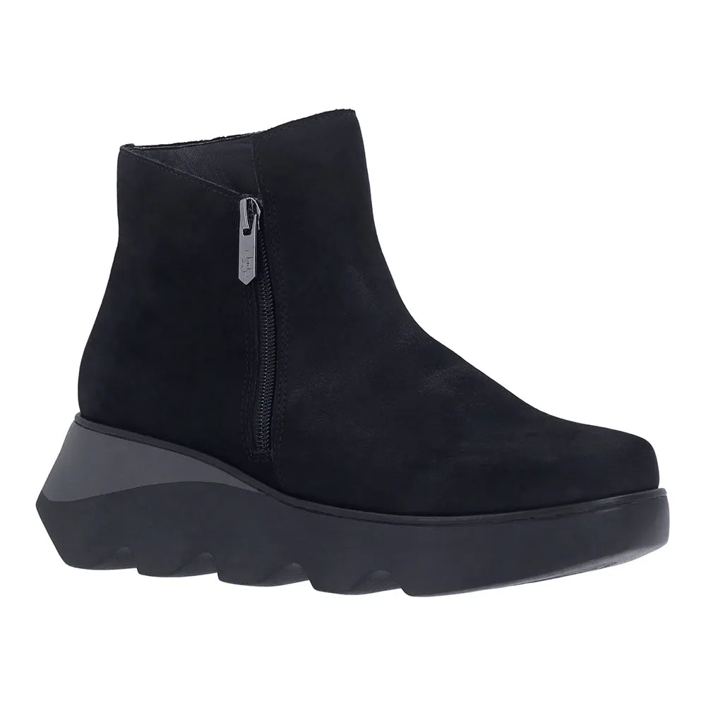 Hally Mid-top school shoes