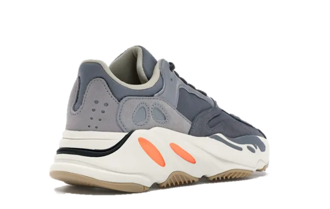 YZY Boost 700 Magnet cheerleading Date