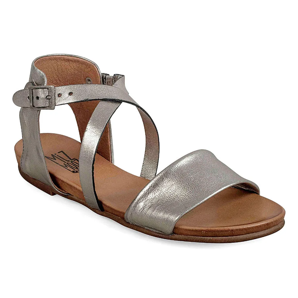 Aster Strap Sandal toe - box Elegant flair