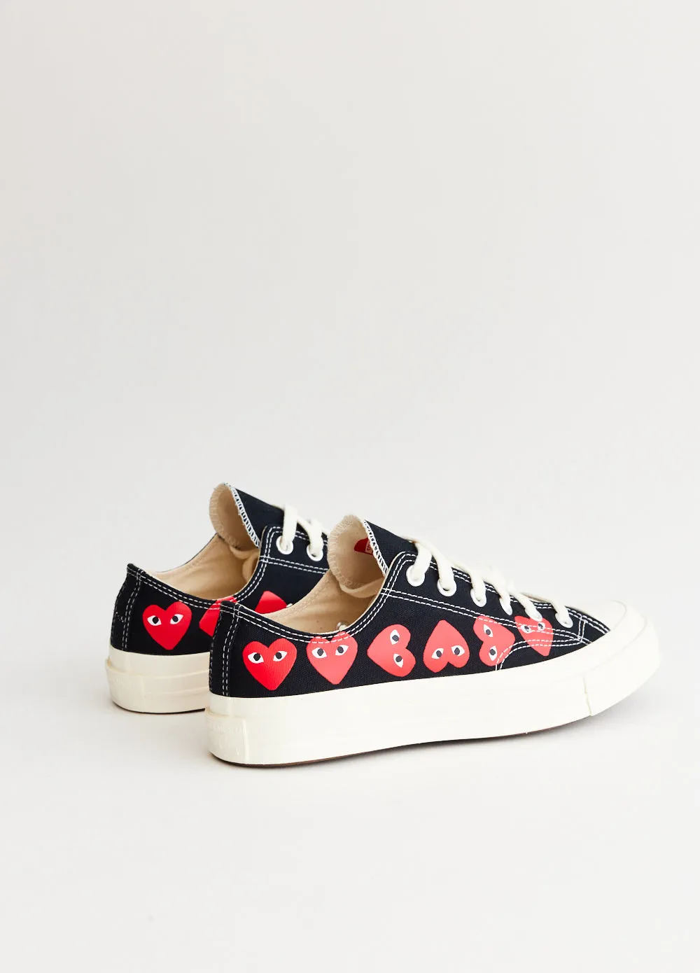 Foot Hug Lunch Pace K126 Converse Multi Heart Low Top Sneakers