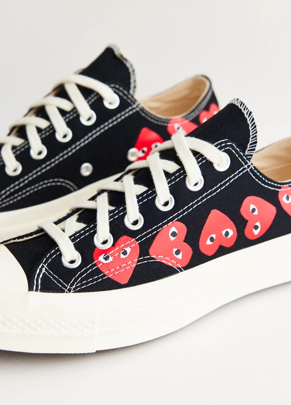 K126 Converse Multi Heart Low Top Sneakers Smart Casual