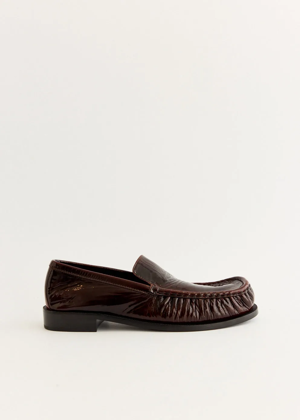 Rough texture Typical Leather Loafers