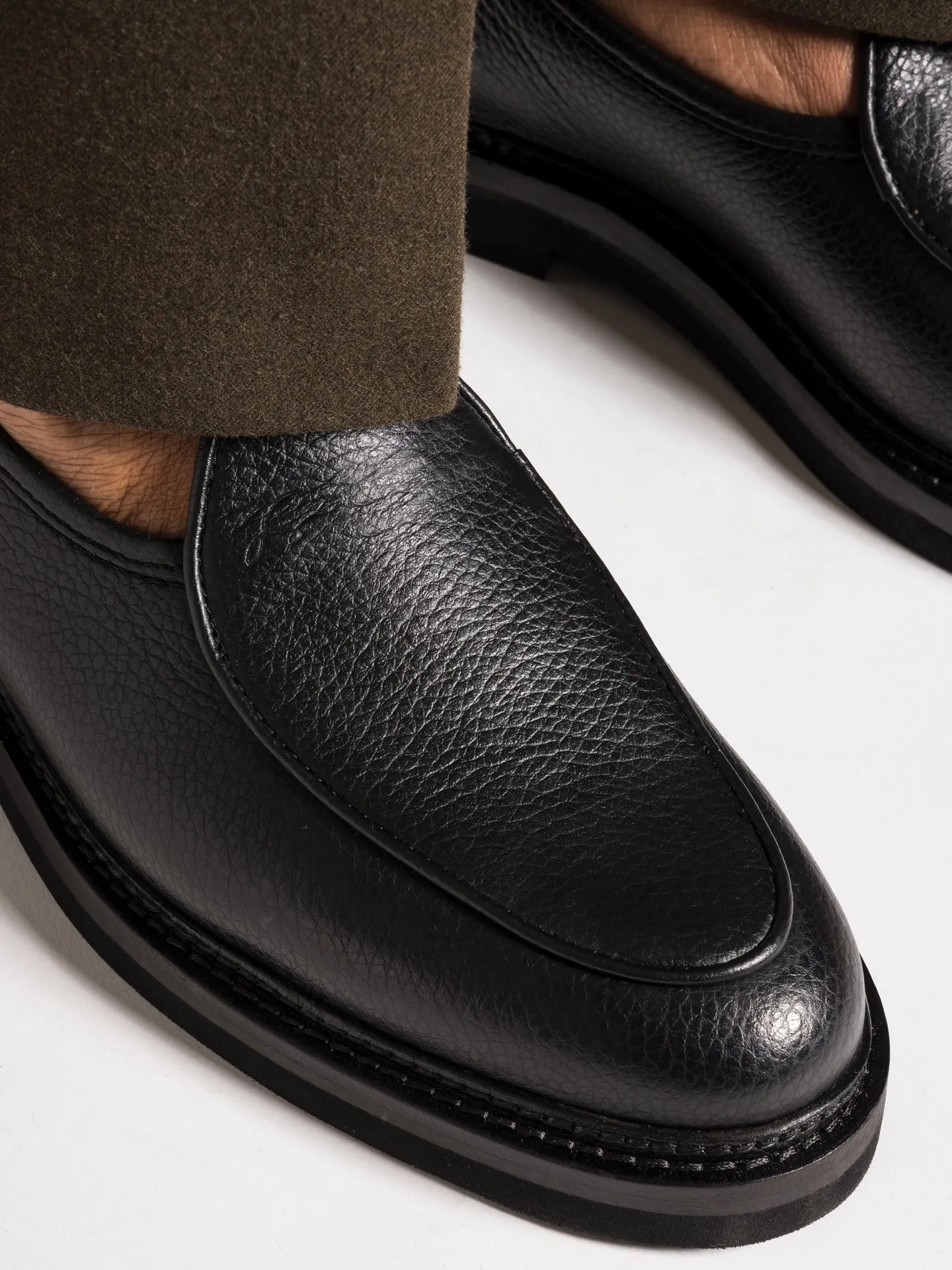 LEX ALL BLACK Anti Slip Sole Soft Interior