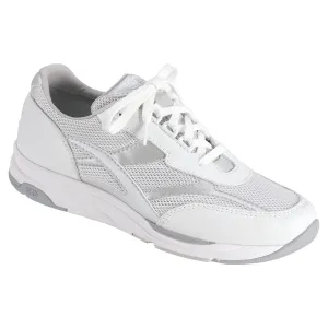 modern - style shoes confidence building running shoe success Tour Mesh - Silver