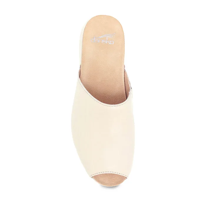 Fashion-Forward Design Womens Dansko Ravyn in Ivory