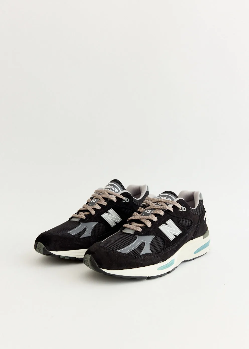 windy Multi-Functional MADE in UK 991v2 'Black' Sneakers