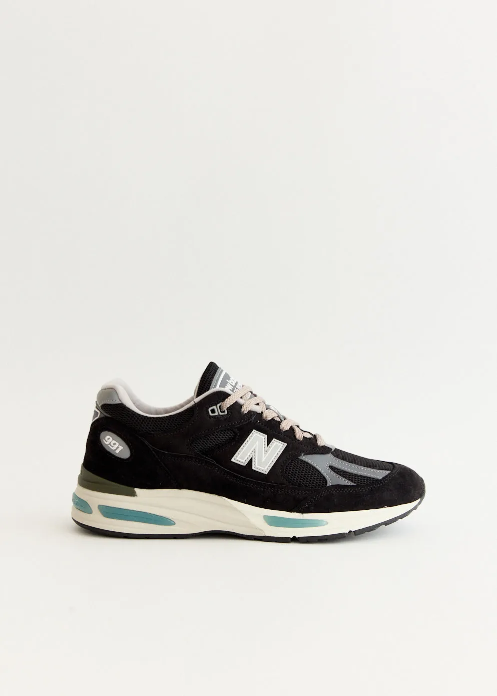 MADE in UK 991v2 'Black' Sneakers tested