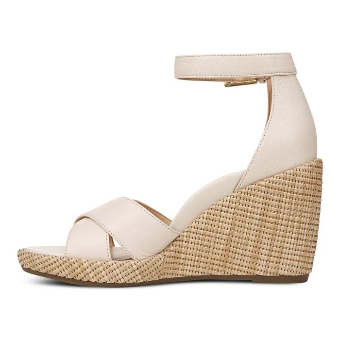 Outdoor shoes Effortless Style Womens Vionic Marina in Cream