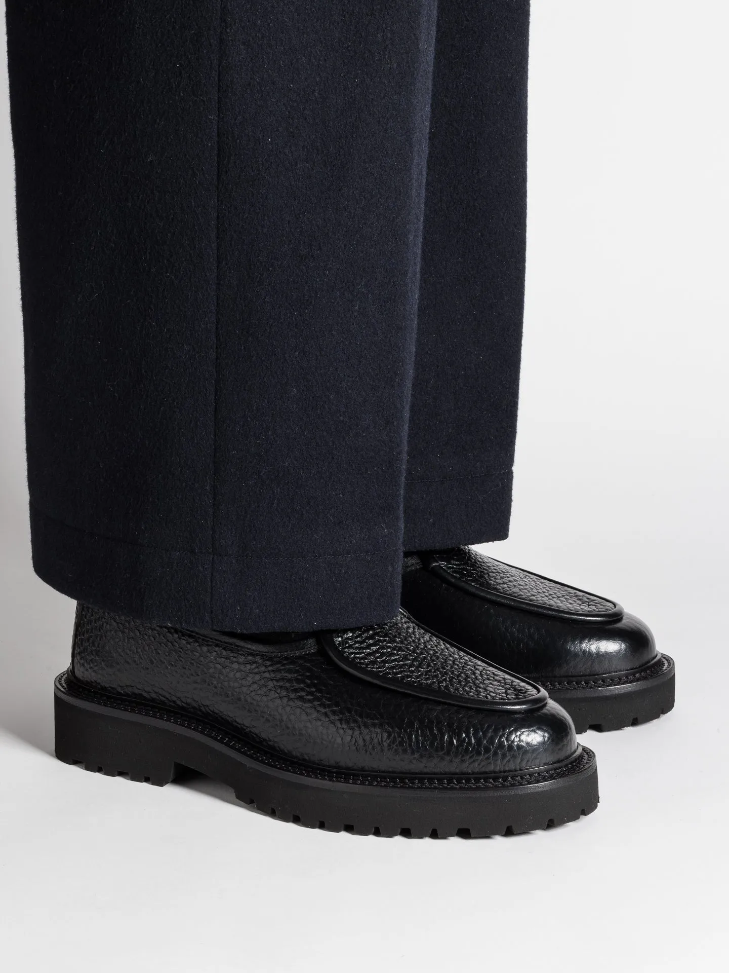 MOLI BLACK Icon Fit