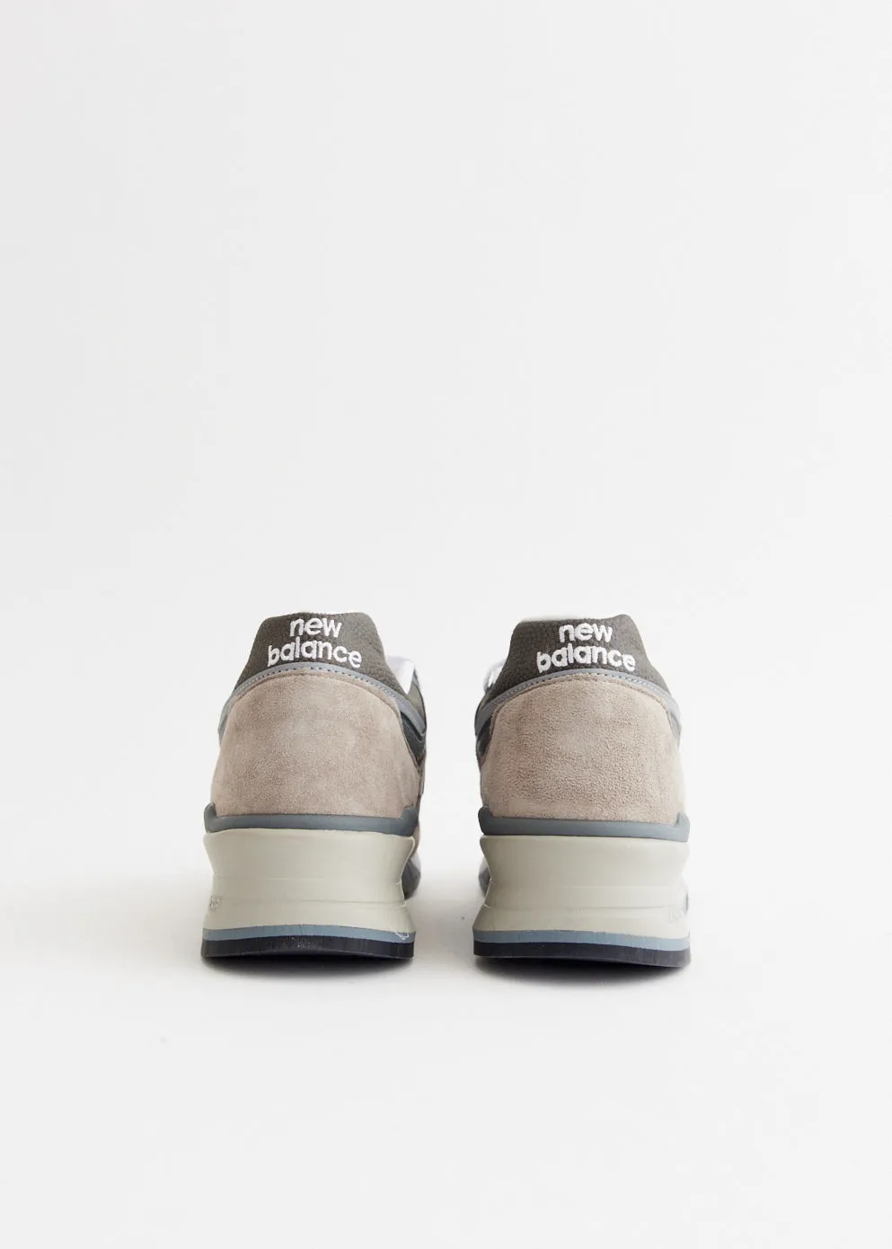 Distinctive flair Slim Comfort MADE in USA 997 'Grey' Sneakers
