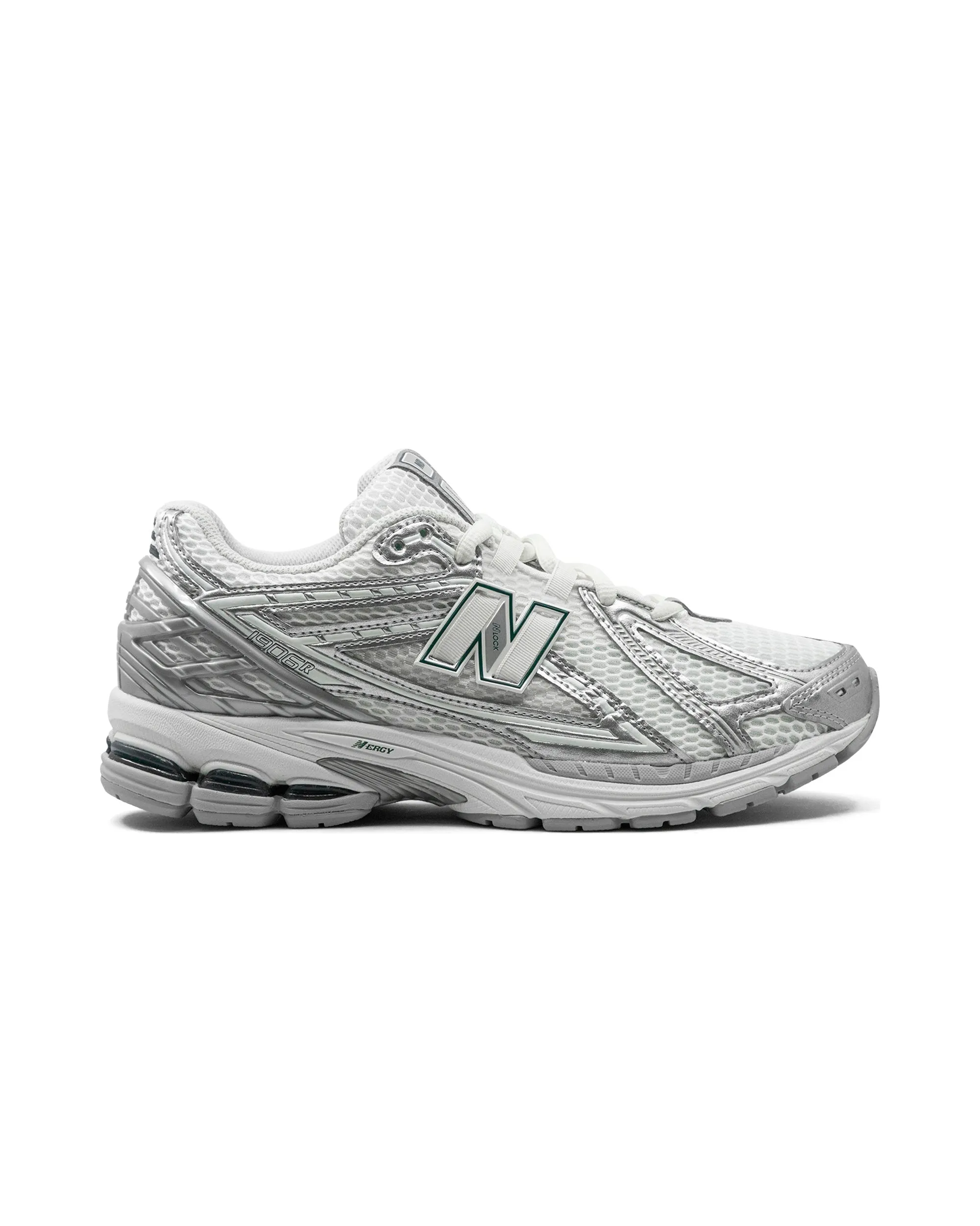 concrete terrain closed - toe New Balance 1906R Silver Metallic Sea Salt