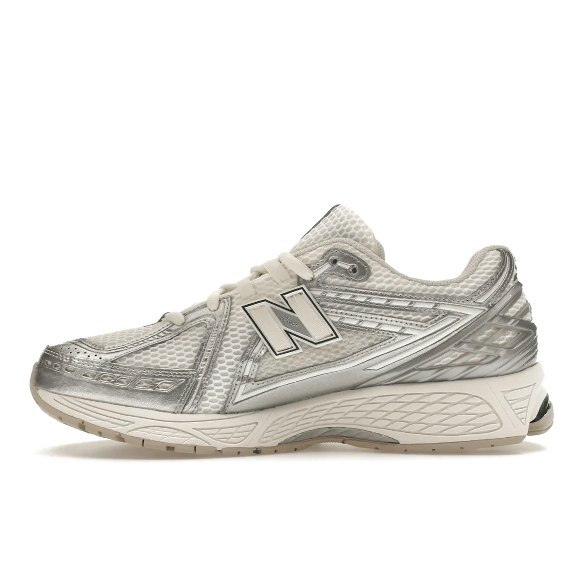 New Balance 1906R Silver Metallic Sea Salt workers Contracting