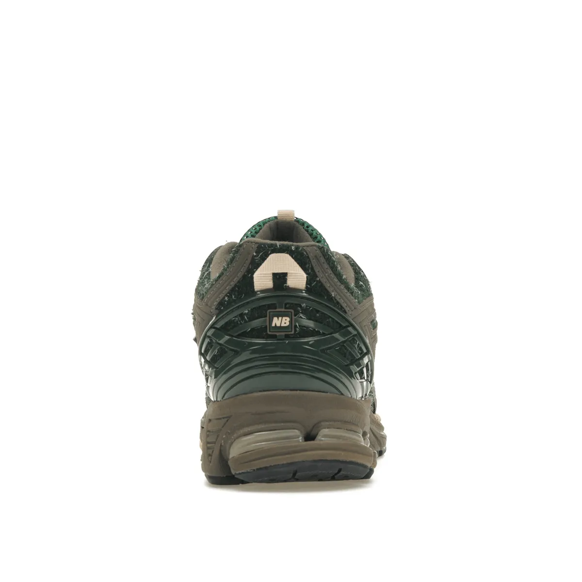 brisk walk New Balance 1906R size? Exclusive Diamond District Pack Green