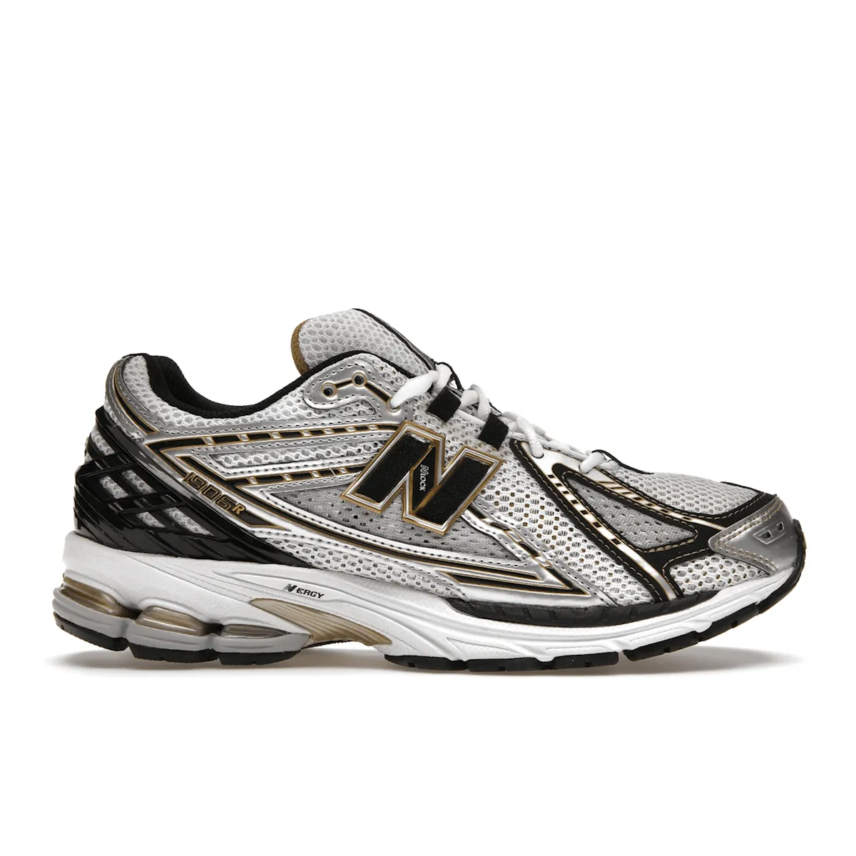 New Balance 1906R White Metallic Gold night - visible Foot alignment