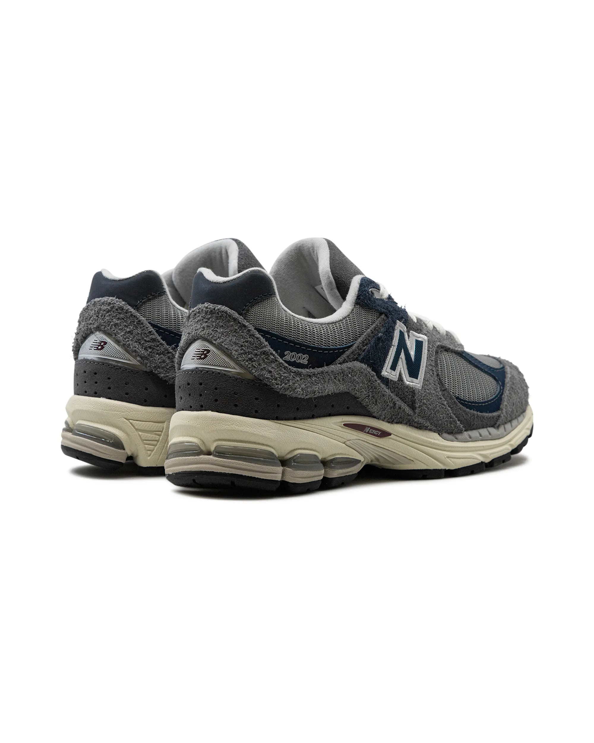 Smooth Landing Mid   Top New Balance 2002R Navy Castlerock