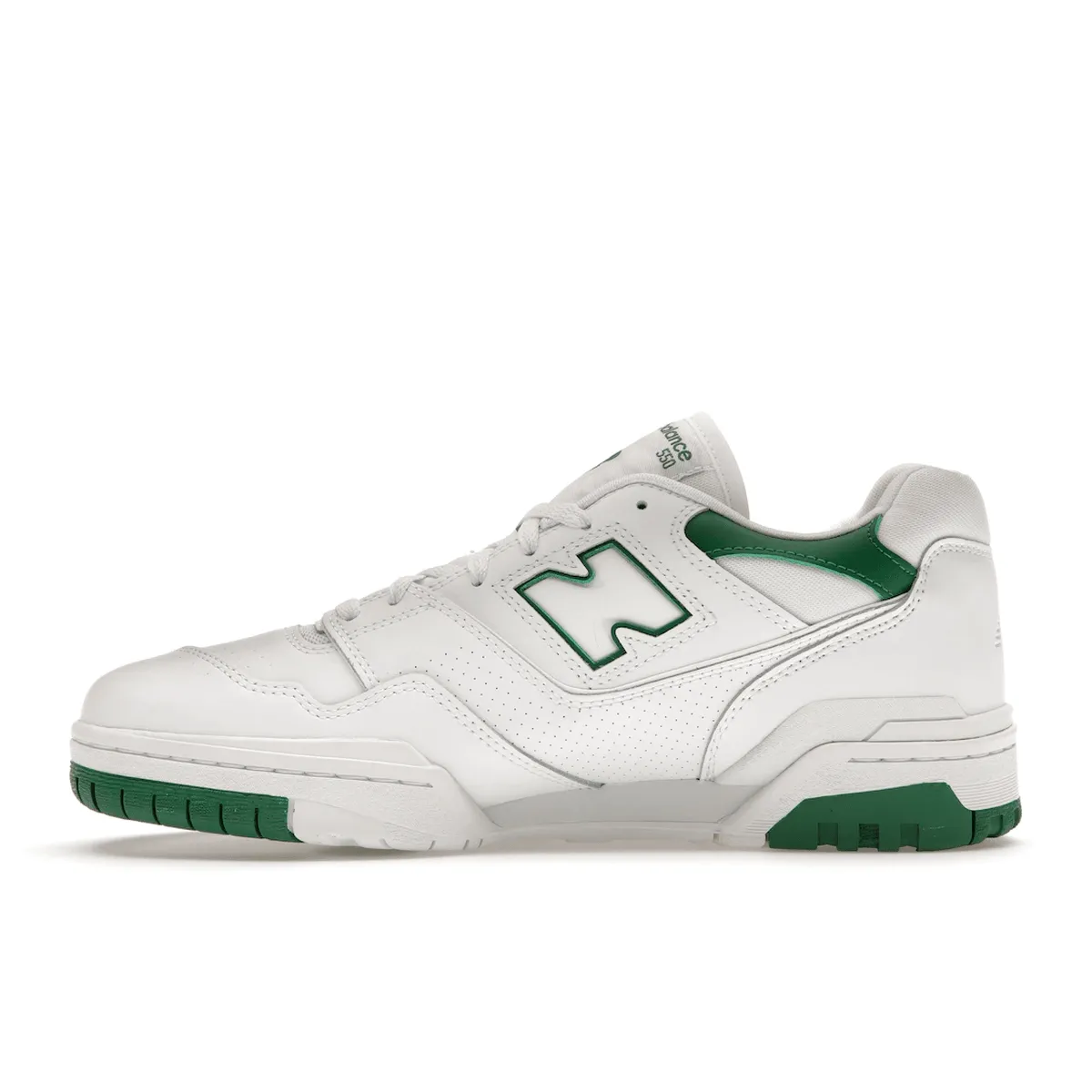 New Balance 550 White Classic Green Dynamic chic Hybrid style