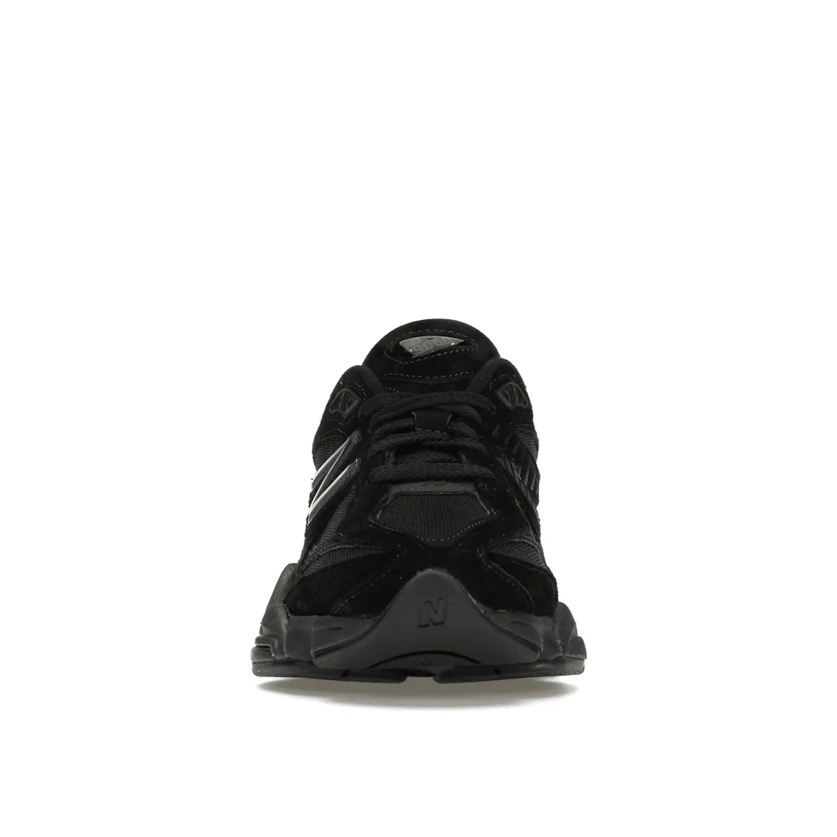 Structured Pace Sleek Fit New Balance 9060 Triple Black
