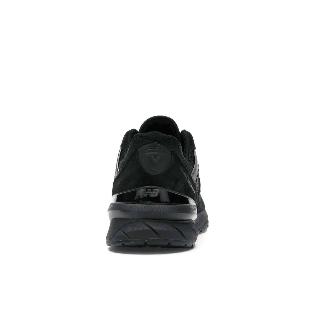 New Balance 990v5 Made in USA Triple Black for people who need a lightweight product Trekking Activity