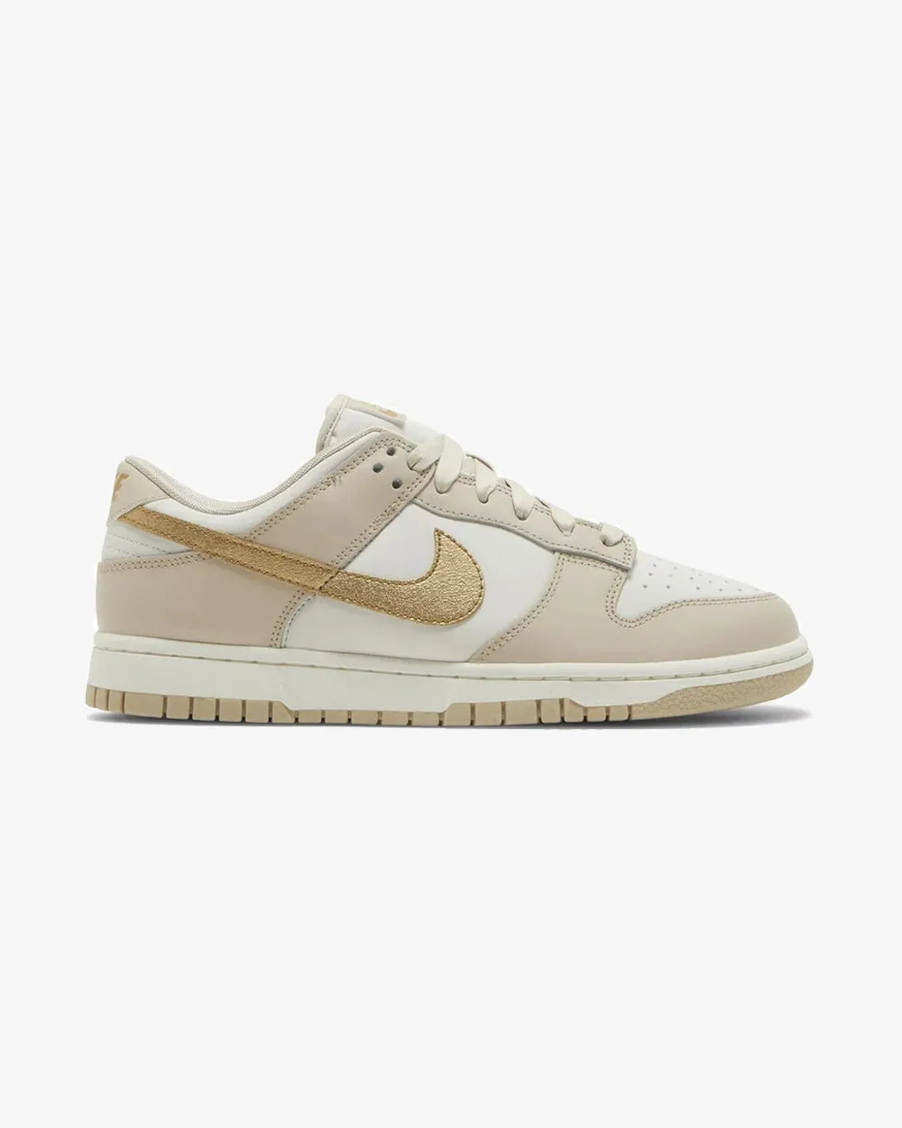 NIKE DUNK LOW WMNS PHANTOM METALLIC GOLD SWOOSH Coach Step