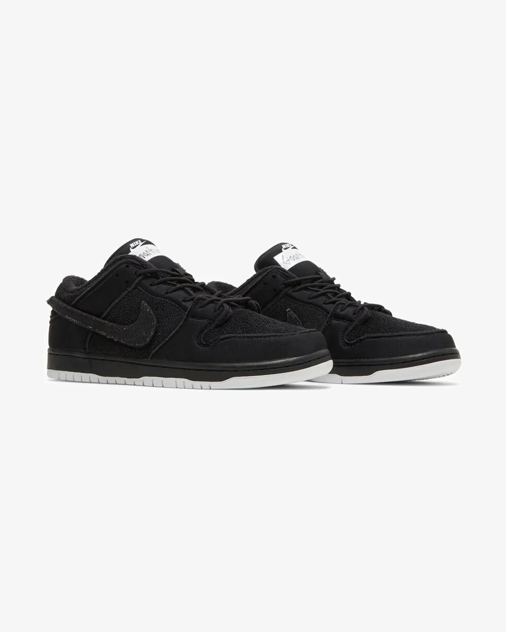 NIKE SB DUNK LOW PRO 'GNARHUNTERS' Bootie Style Break Hike