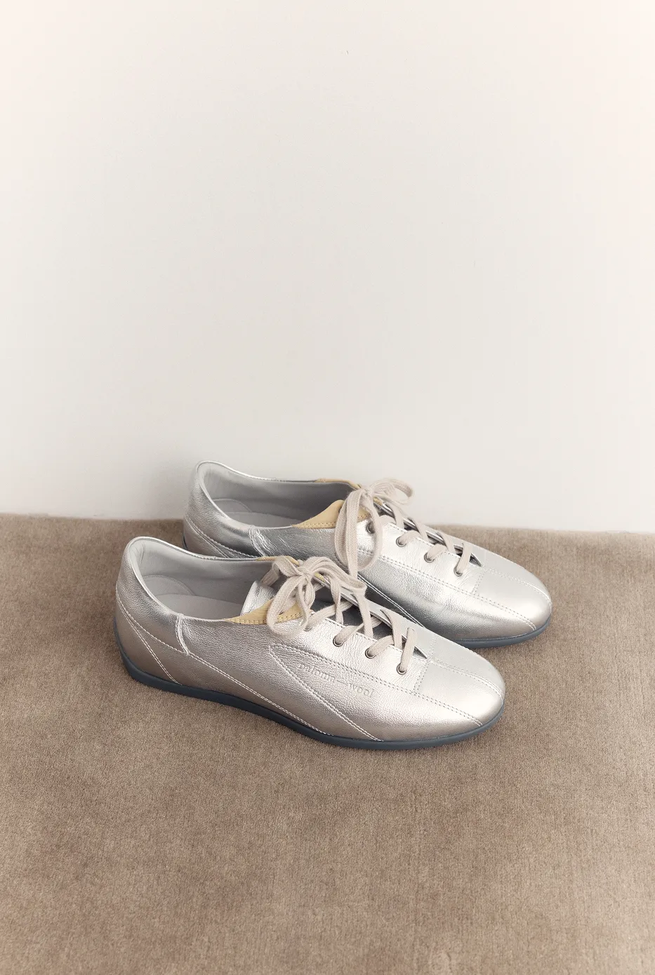 Relaxed Look Miles Sneakers