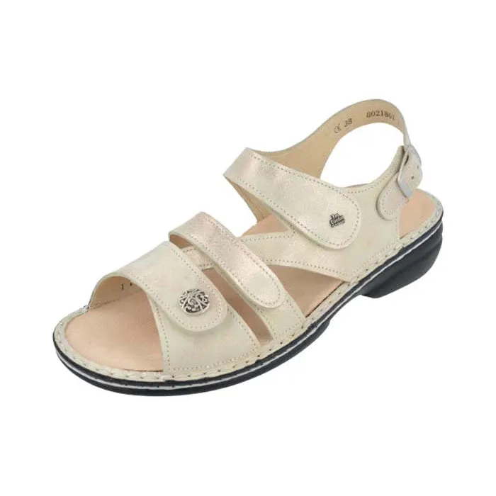 Womens Finn Comfort Gomera in Champagne Nuvola Effortless Walk Fashionable Casual Shoes