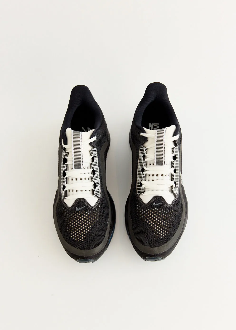 travelers' Pegasus Premium 'Black' Sneakers